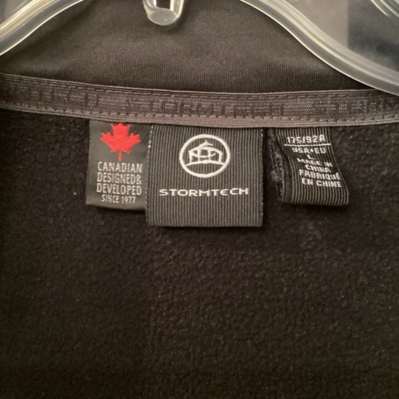 Stormtech Men’s Black Large Fleece Lined Jacket Gently Used with logo “Fleur” - Picture 3 of 7
